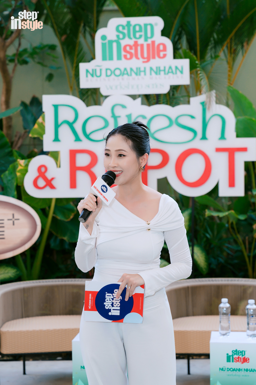 Host Liêu Hà Trinh dẫn dắt câu chuyện mở đầu minitalk