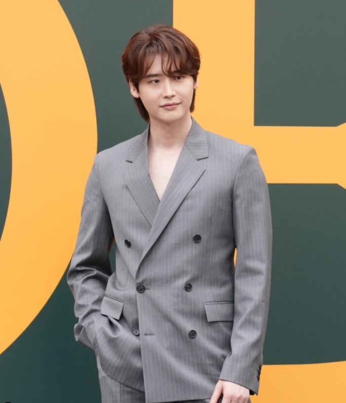 Lee Jong Suk tại buổi diễn BST của Loewe